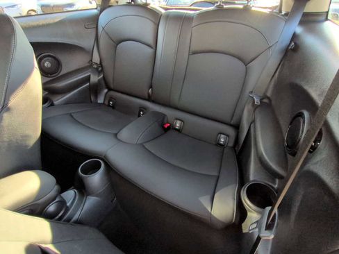 Certified 2024 MINI Cooper SE image 19