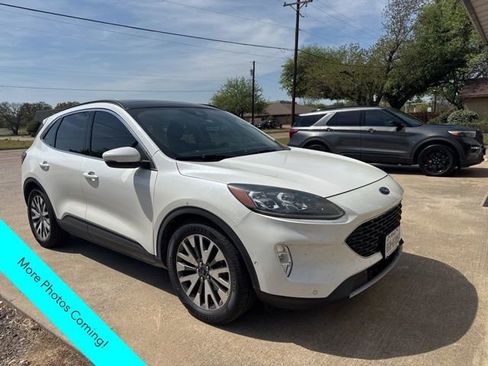 Used 2020 Ford Escape Titanium w/ Titanium Premium Package 2.0 image 2