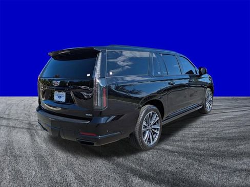 Used 2025 Cadillac Escalade ESV Sport w/ Touring Package AWD/4WD image 4