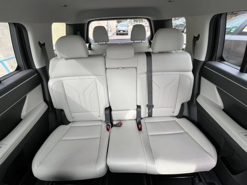 Used 2025 Hyundai Santa Fe SEL FWD image 41