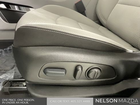 Used 2023 GMC Terrain SLE w/ Driver Convenience Package image 24