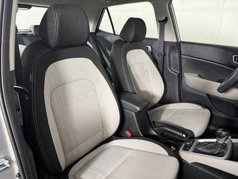 Certified 2026 Hyundai Venue SEL FWD image 29