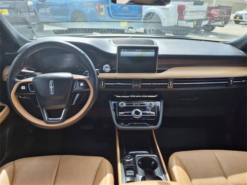 Used 2022 Lincoln Corsair Reserve w/ Equipment Group 201A image 4