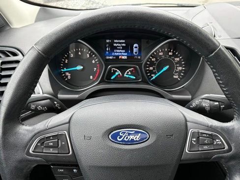 Used 2019 Ford Escape Titanium AWD/4WD image 18