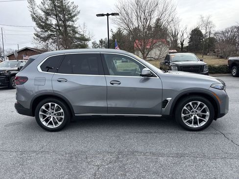 Used 2024 BMW X5 xDrive40i w/ Premium Package AWD/4WD image 10
