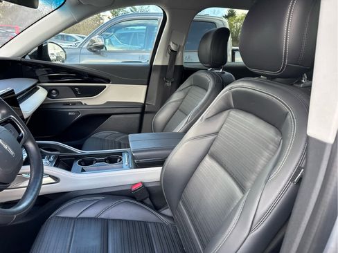 Used 2024 Lincoln Nautilus Reserve w/ Equipment Group 202A image 3