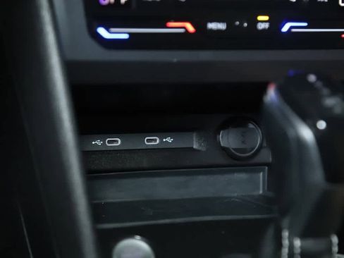 Certified 2023 Volkswagen Tiguan SE w/ Panoramic Sunroof Package image 29