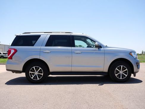 Used 2021 Ford Expedition XLT AWD/4WD image 2