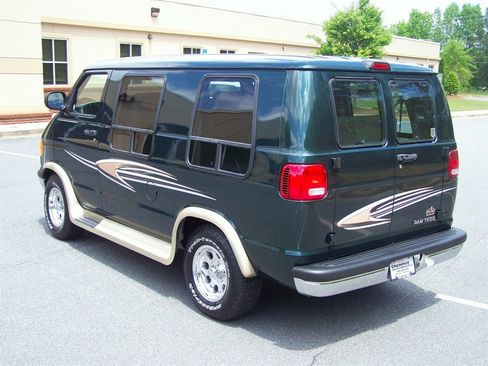 Used 2003 Dodge B1500 image 4