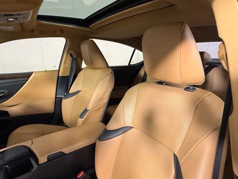 Used 2022 Lexus ES 350 w/ Premium Package FWD image 16