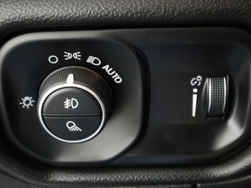Used 2025 RAM 1500 Big Horn AWD/4WD image 31