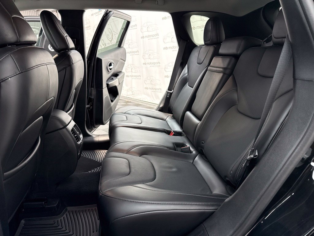 Used 2019 Jeep Cherokee Limited AWD/4WD image 29