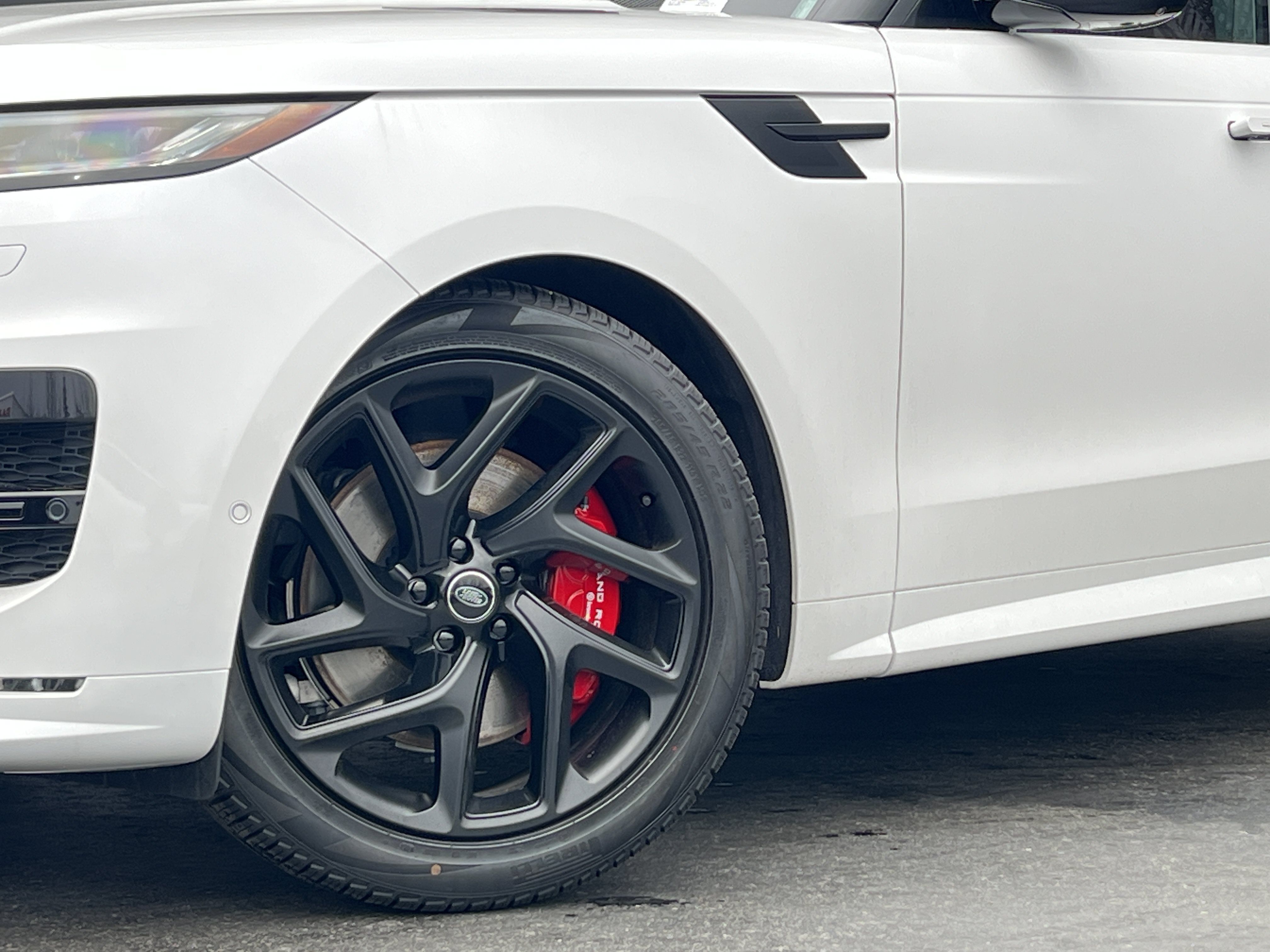 New 2025 Land Rover Range Rover Sport Dynamic SE AWD/4WD image 2