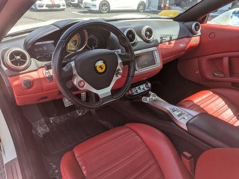 Used 2013 Ferrari California RWD image 17
