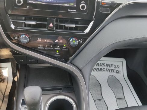 Used 2022 Toyota Camry LE w/ Carpet Mat Package (TMS) FWD image 20
