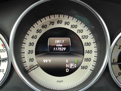Used 2014 Mercedes-Benz E 250 BlueTEC Sedan image 40