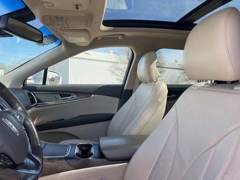 Used 2016 Lincoln MKX Reserve w/ Technology Package image 32