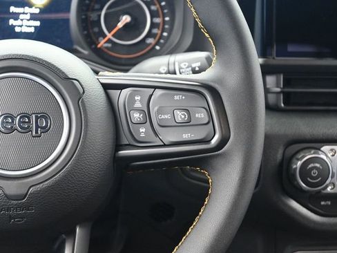 New 2025 Jeep Gladiator Sport image 29