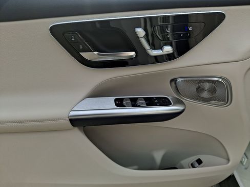 New 2026 Mercedes-Benz GLC 300 4MATIC image 8