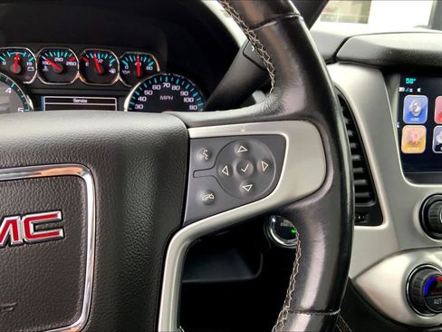 Used 2020 GMC Yukon XL SLT AWD/4WD image 24