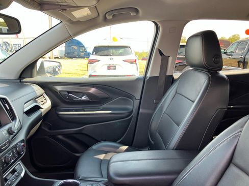 Used 2024 GMC Terrain SLT image 10