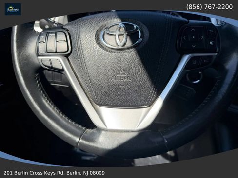 Used 2017 Toyota Highlander XLE FWD image 21