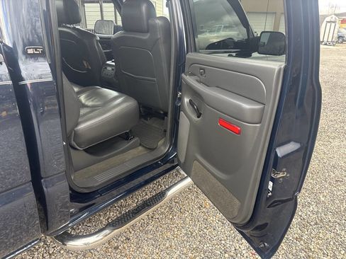 Used 2005 GMC Sierra 2500 SLT w/ Heavy-Duty Power Package image 20