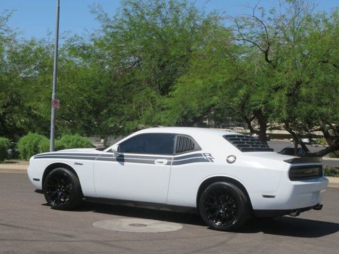 Used 2010 Dodge Challenger R/T RWD image 5