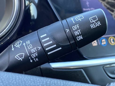 Used 2020 Buick Encore GX Preferred w/ Cold Weather Comfort Package FWD image 17