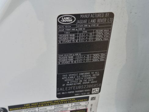Used 2025 Land Rover Defender 130 X-Dynamic SE AWD/4WD image 30