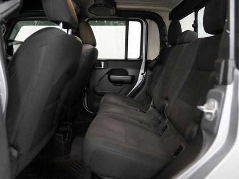 Used 2020 Jeep Gladiator Sport w/ Quick Order Package 24S image 5