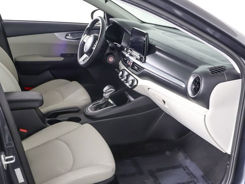 Used 2022 Kia Forte LXS w/ LXS Technology Package image 21