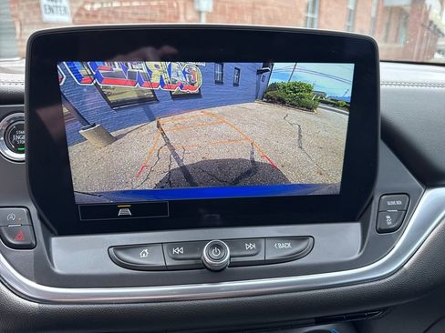 Used 2024 Chevrolet Blazer LT FWD image 19