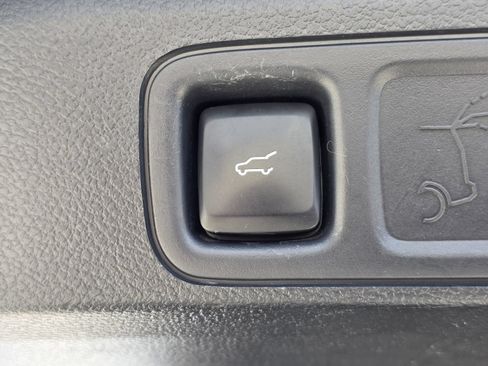 Used 2024 Ford Expedition XLT RWD image 23