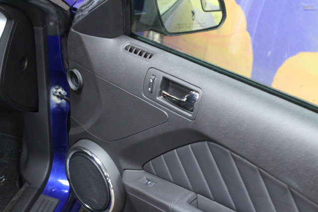 Used 2013 Ford Mustang Premium RWD image 9