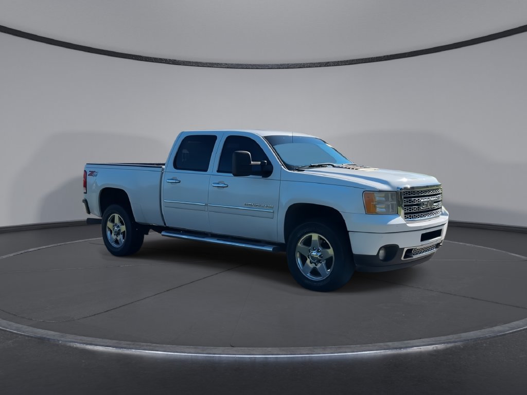 Used 2014 GMC Sierra 2500 Denali w/ Suspension Package, Off-Road AWD/4WD image 2