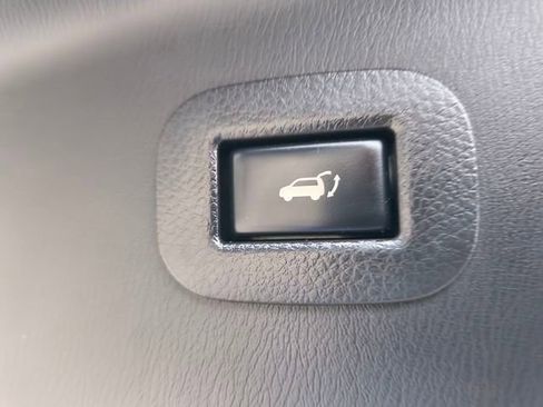 Used 2019 Nissan Armada SL w/ Premium Package image 31