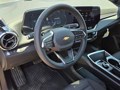 New 2026 Chevrolet Equinox LT w/ Safety and Technology Package FWD image 7