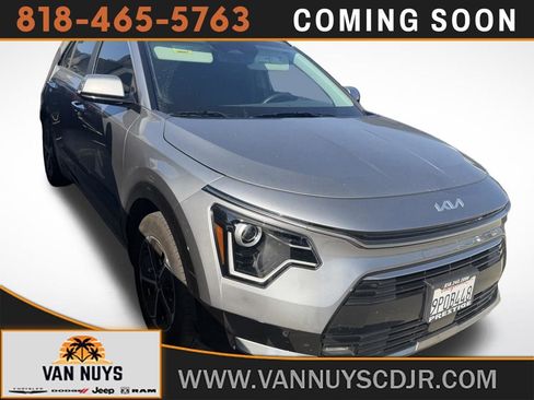 Used 2025 Kia Niro SX image 1