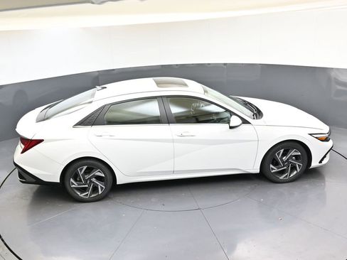 Certified 2025 Hyundai Elantra SEL w/ Cargo Package image 50