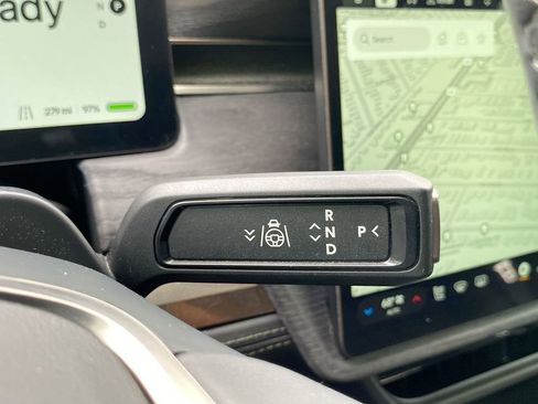 Used 2023 Rivian R1S Adventure image 15