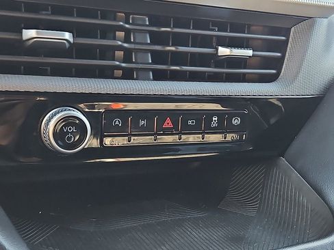 Used 2025 Ford Explorer ST-Line image 16