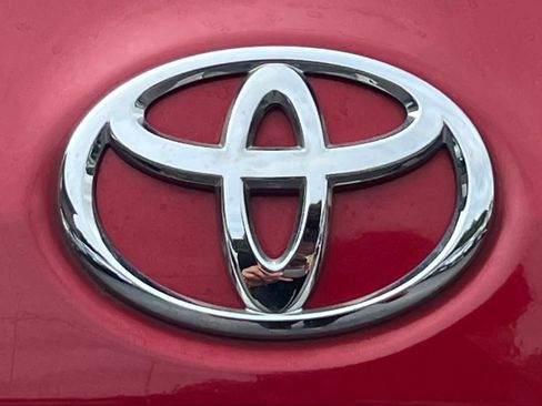 Used 2018 Toyota Corolla LE w/ Body Protection Package FWD image 43