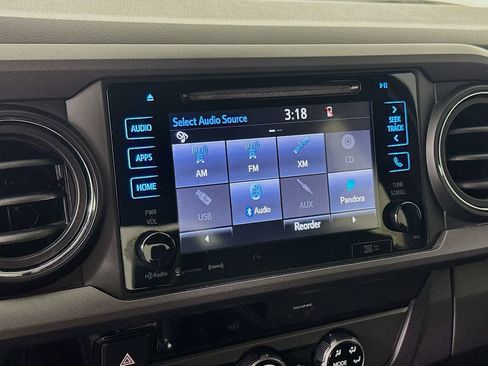 Used 2018 Toyota Tacoma TRD Sport AWD/4WD image 16