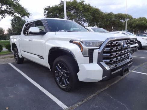 Used 2024 Toyota Tundra Platinum AWD/4WD image 3