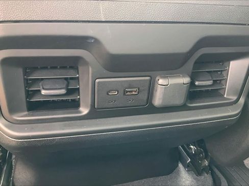 Used 2021 Chevrolet Silverado 1500 LT Trail Boss w/ Convenience Package II AWD/4WD image 29