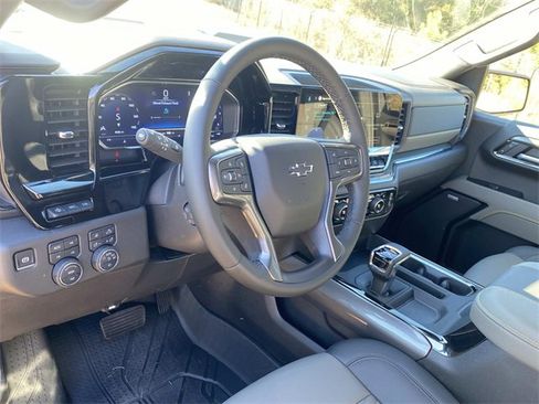 Used 2025 Chevrolet Silverado 1500 ZR2 w/ Technology Package image 25