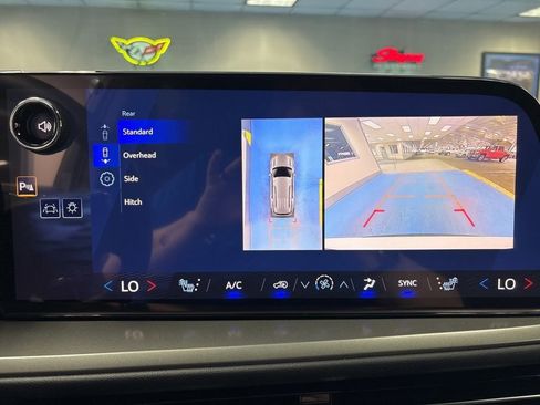 New 2026 Chevrolet Traverse LT w/ Driver Confidence Package AWD/4WD image 38