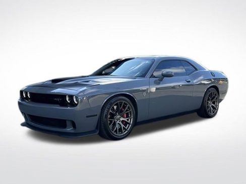 Used 2017 Dodge Challenger SRT Hellcat RWD image 4