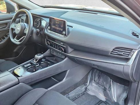 Used 2024 Nissan Rogue S image 20